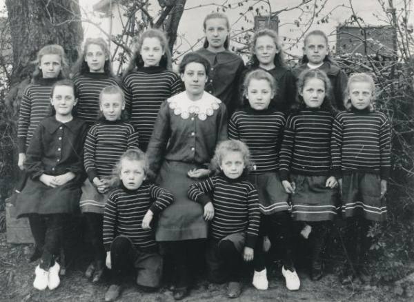 Nr. Asmindrup Skoles gymnastikhold ca. 1900.jpg