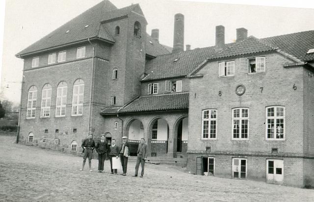 Vallekilde Højskole. Set ude fra