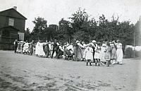 Elever og Vallekilde børn - Ca. 1910 (B12146)