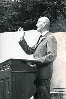 Uffe Grosen på talerstolen elevmøde -1965  (B13628)