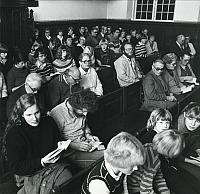 Sangtime i Foredragssalen ved elevmødet - 1980  (B12352)