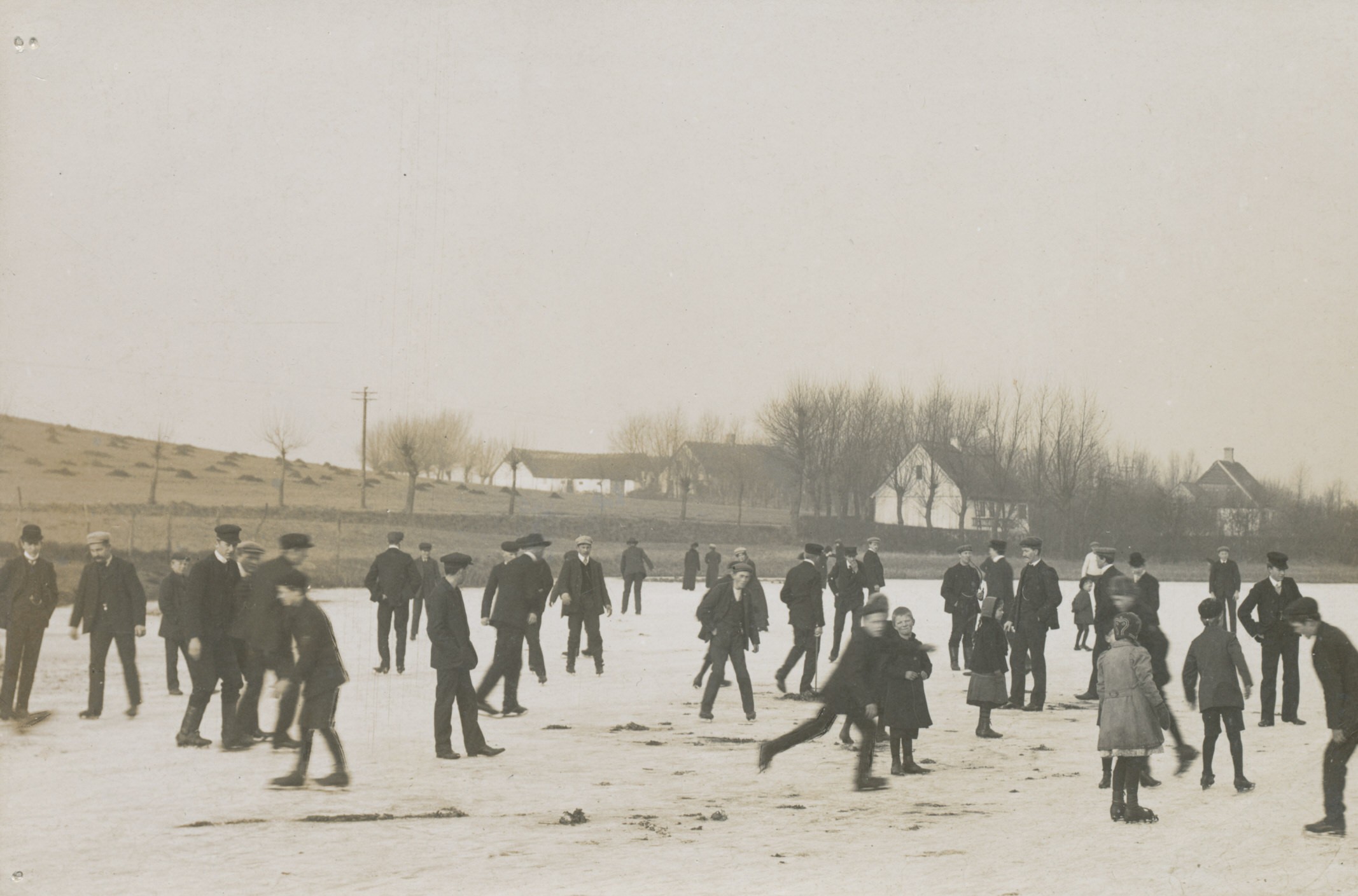 Vallekilde. Skøjteløbere - 1911 (B2857)