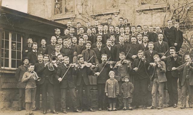 Vallekilde Højskole. Herrekor og orkester - ca. 1907 (B2859)