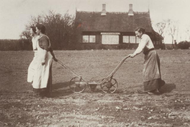 Vallekilde. "Hytteladen" tilsås - ca. 1920 (B2908)