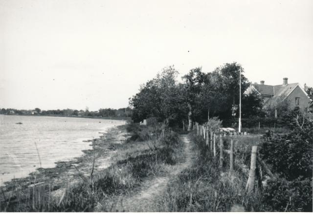 Rørvig, ved stranden  -  1960'erne  (B95121)
