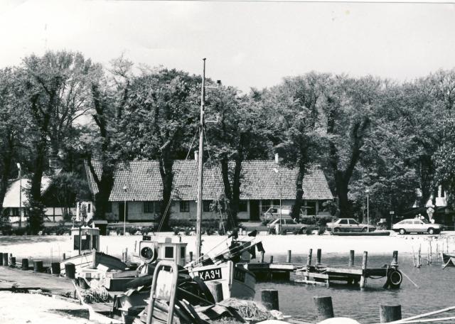 Lodsoldermandsgården set fra havnen  - ca. 1980  (B95409)