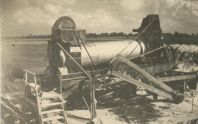 Skallegravning ved Næsdal - ca. 1948 (B3223)