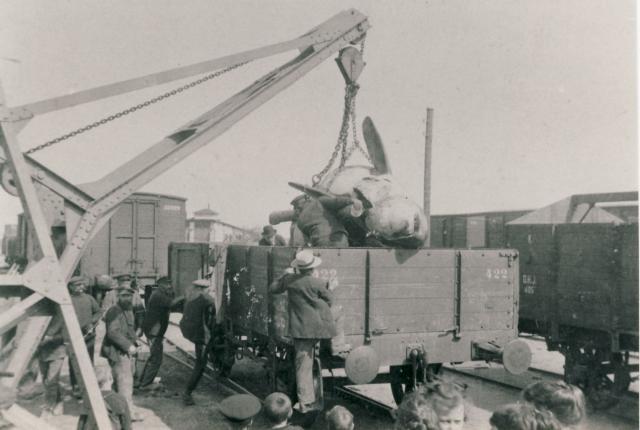 Læsning på  Nyk. Station-1918 (B90459)