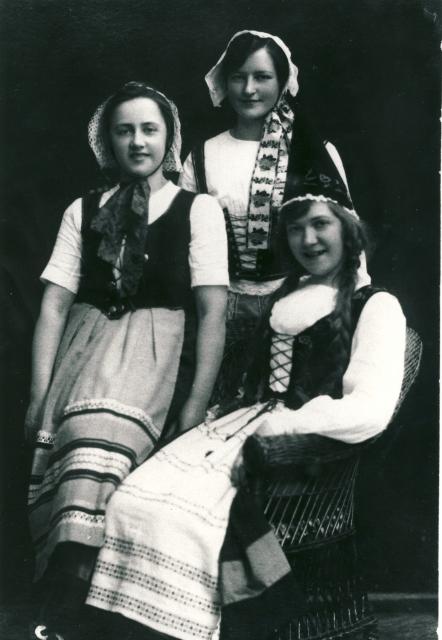 Folkedansere- Vig 1920 (B3810)