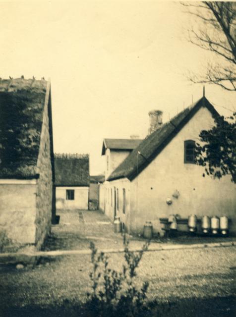 Almegården pr. Nyrup  -  u.å. (B3867)