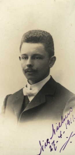Nielsen, Nikolaj - Købmand i Overby - år 1911 (B111)