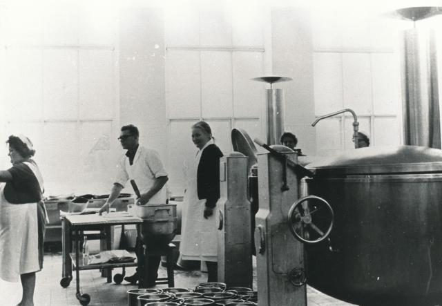 Køkkenpersonale ca. 1955 (B91913)