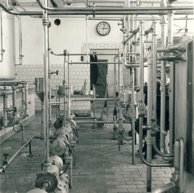 Interiør fra Svinninge-Asmindrup Mejeri - ca. 1950 (B4426)