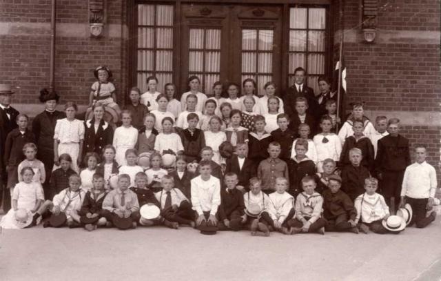 Højby Gamle Skole - Højby Hovedgade 82 - ca. 1910-1920 (B299)