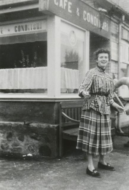 Adelers Allé 112. Café og konditori - ca. 1950  (B5687)