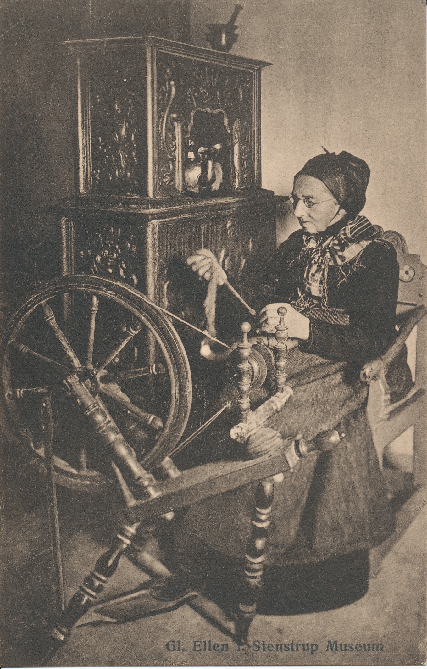 Spinding på rok - ca. 1916 (B6835)