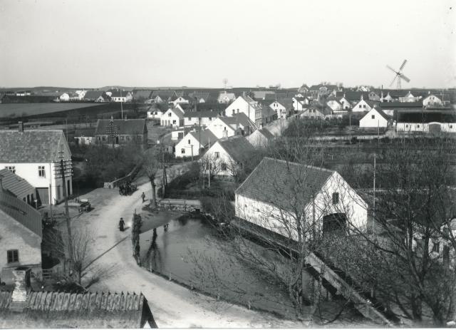 Vig by - 1905 (B7336)