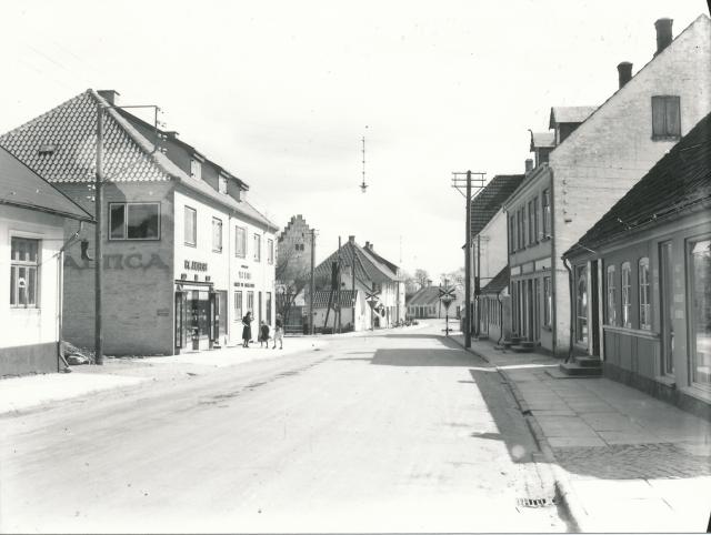 Vig Hovedgade ved banen - ca. 1940 (B7572)