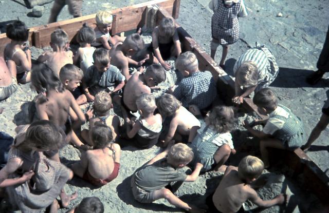 Tyske flygtningebørn. Fårevejle Højskole - 1945 (B7963)