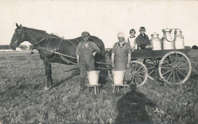 Landbofamilie - ca. 1930 (B8675)