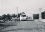 Hurtigbussen ved en købmand på Lyngvejen - ca. 1955 (B8760)