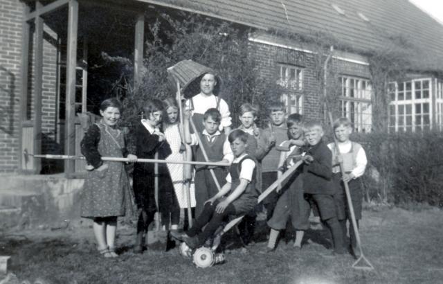 Vig Skole - ca. 1933 (B8922)