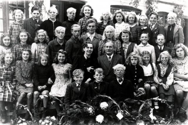 Yderby Skole - 1945 (B9013)