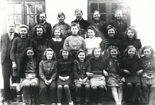 Yderby Skole - ca. 1946 (B9014)