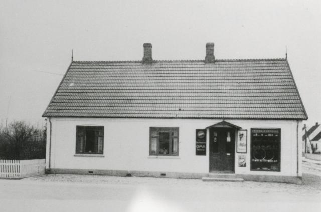 Købmand Johs. Nielsen, Hørve - ca. 1930 (B9402)