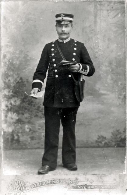 Postbud Laurits Bendtsen - ca. 1905 (B9740)