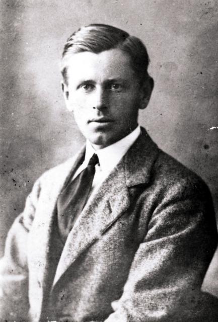 Harald Lindboe Larsen, Vig (B10006)