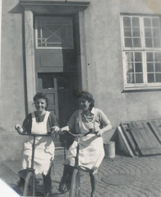 Ansatte på S.N.S. - ca. 1947 (B10042)