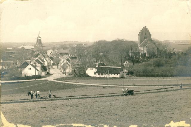 Udsigt over Højby fra Ellingebjergsiden, ca. 1928 (B1721)