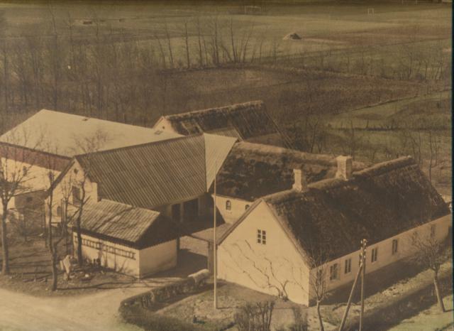 Aksel Olsens gård i Ny Fårevejle - ca. 1950 (B13891)