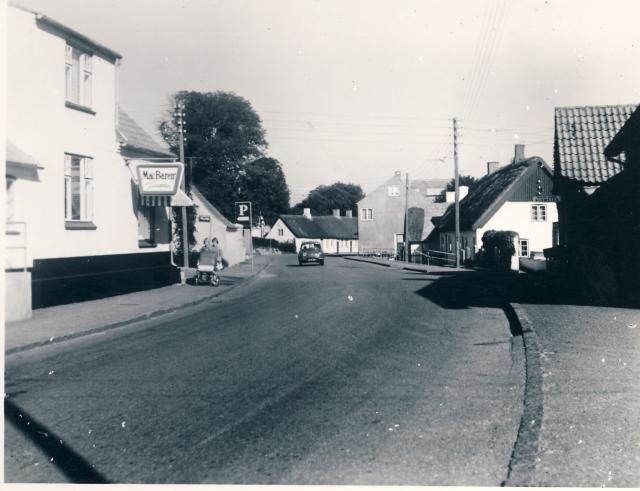 Højby Hovedgade omkring 1965 (B1741)