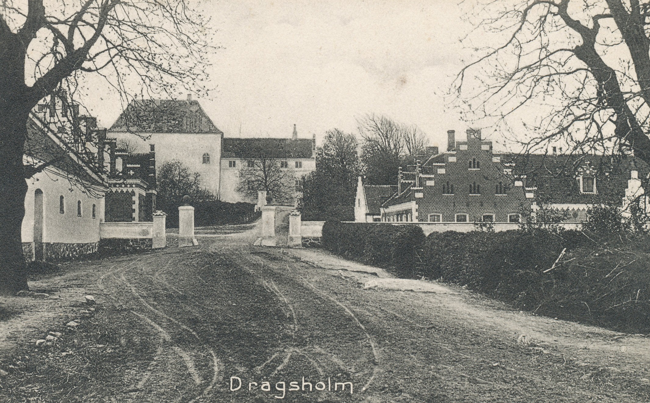 Indkørslen til Dragsholm Slot, ca. 1914 (B2288)