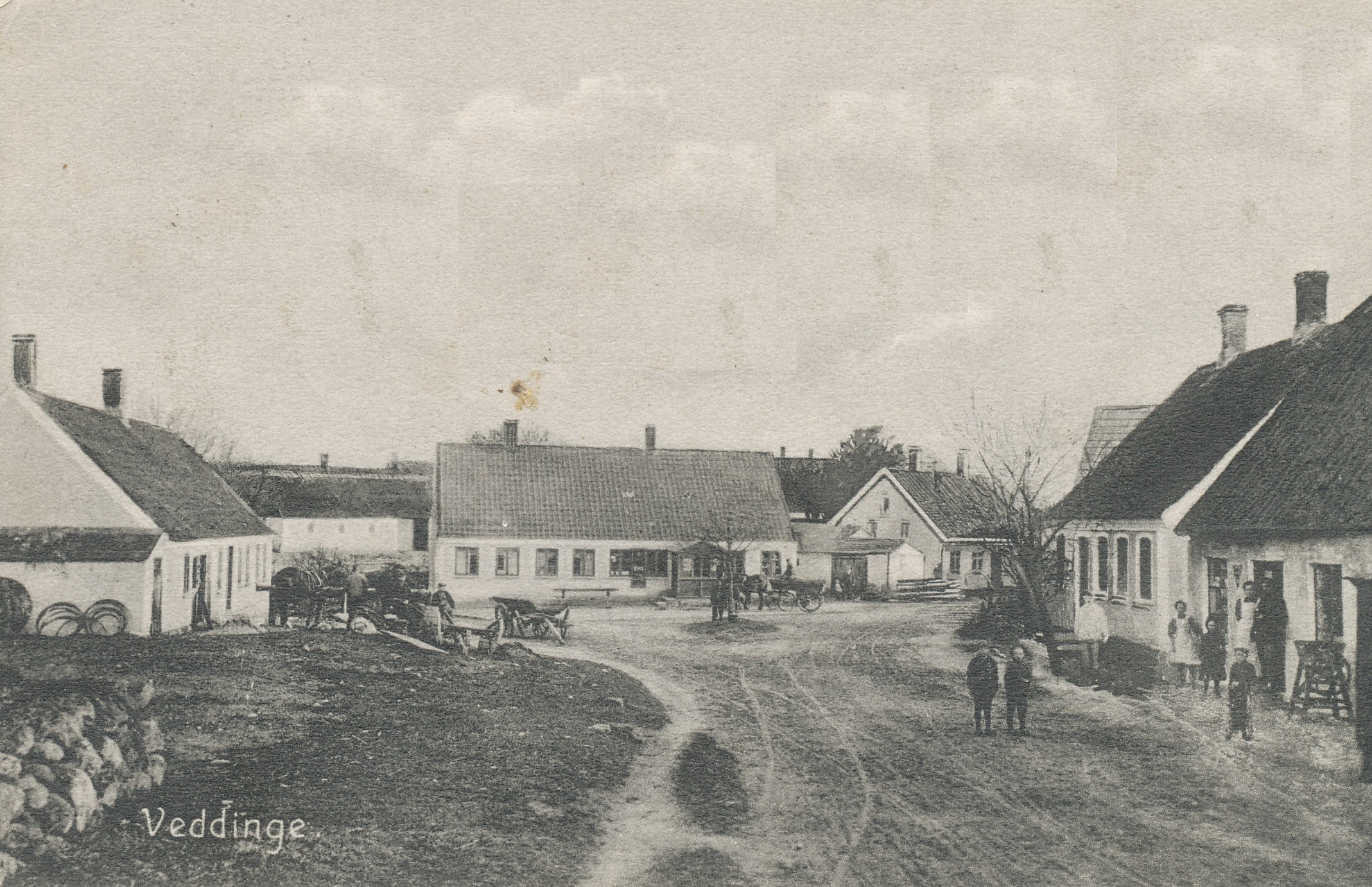 Veddinge by omkring år 1900 (B2343)