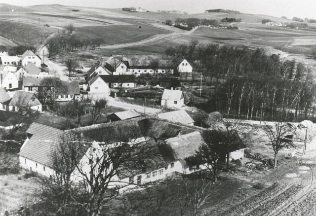 Veddinge set fra syd, ca. 1930 (B2347)