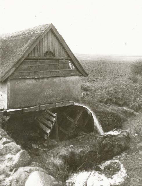 Skamlebækgårdens vandmølle - ca. 1925 (B2433)