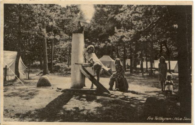 Postkort fra ca. 1948 med teltlejren i Høve Skov (B1152)