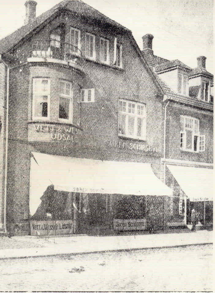 Forretningsejendom i Algade med Vett og Wessels Udsalg og Søren Schibsbye - før 1915 (B90217)