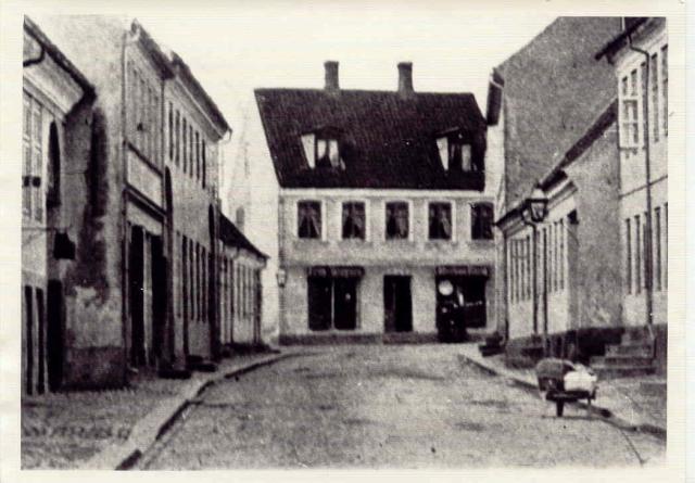 Algade. Algade fører her videre til Vesterbro - ca. 1920 (B90340)