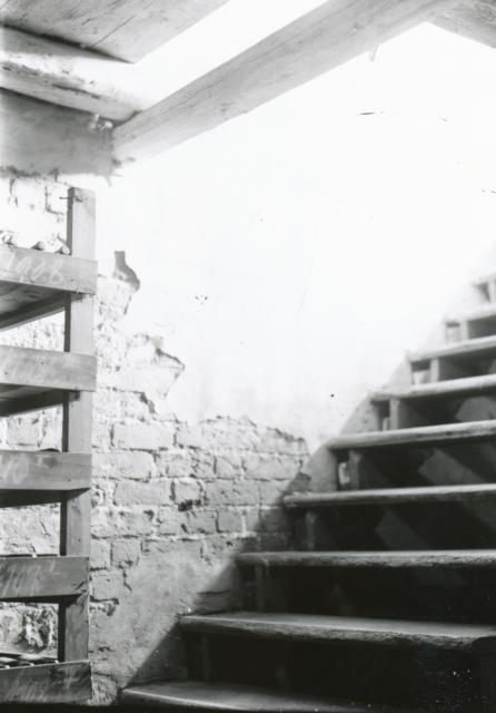 Dragsholm Slot. Kældertrappe - ca. 1940 (B2608)