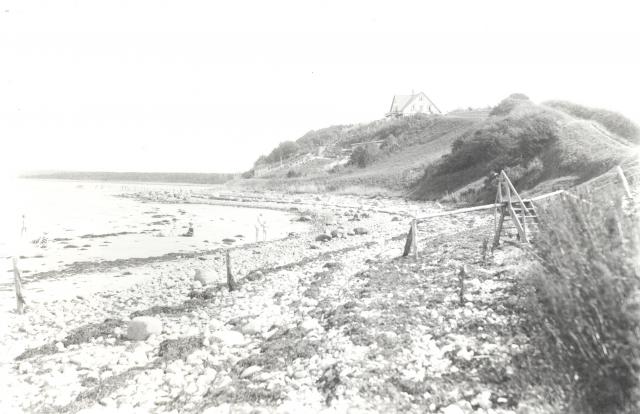 Hotel Klinten ved Høve Skov set fra stranden ca. 1935 (B1189)