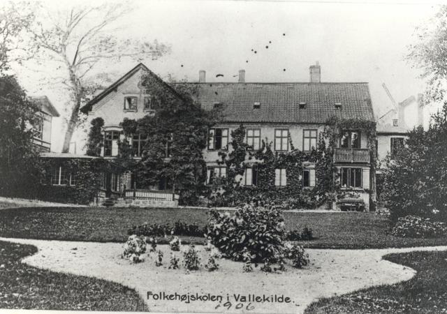 Måske et efterårsbillede - Vallekilde Højskole i begyndelsen af 1900-tallet (B2113)