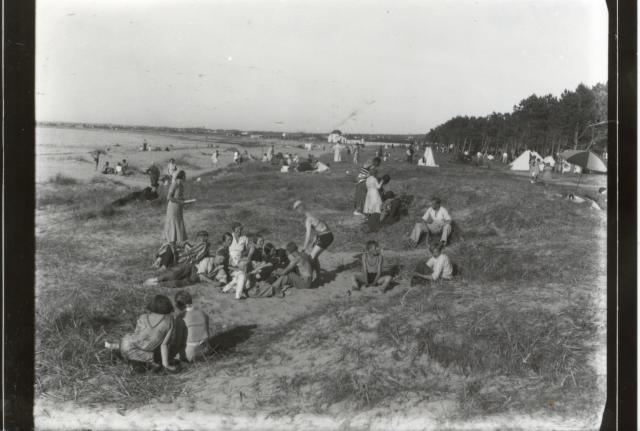 Badeliv ved Høve Strand - Ved stranden ud for teltlejren - ca. 1935 (B1284)