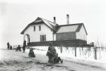 Børn kælker ved huset Solbakken, Asnæs - ca. 1910 (B2221)