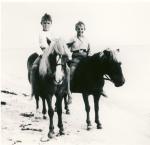 Til hest på Nordstrand  - 1950'erne  (B95299)