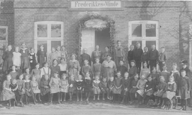 Frederikkes-Minde Friskole, Riis - 1920 (B3056)