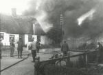 Asnæs Kirkevej ved branden hos Købmand Alfred Nielsen - 1931 (B3117)